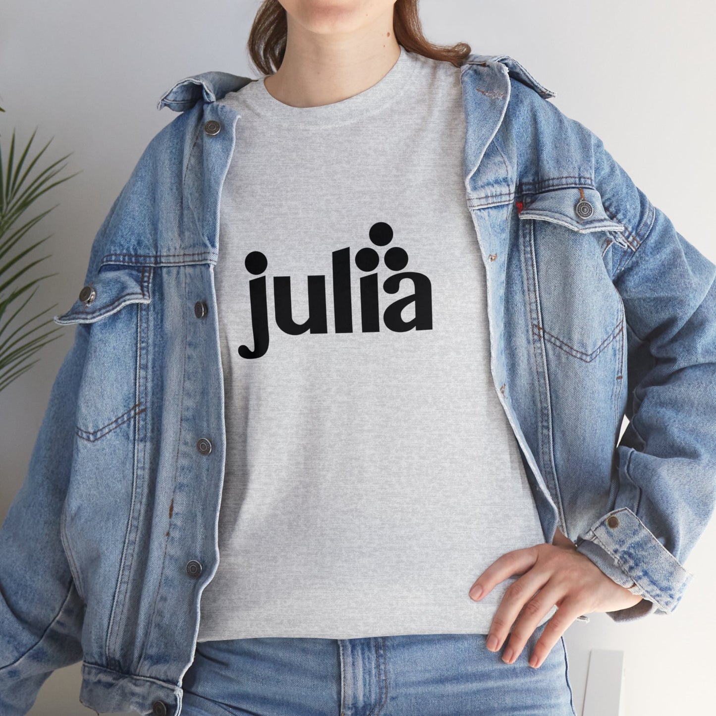 light_teeshirt("julia")