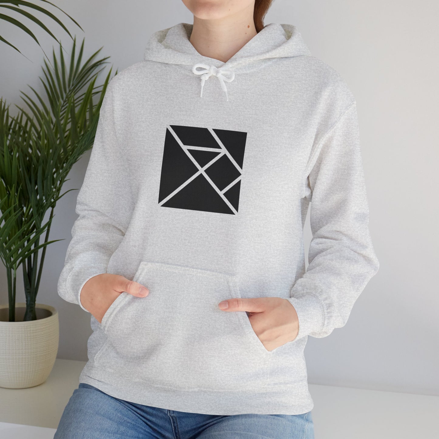 light_hoodie("elm", "#000")