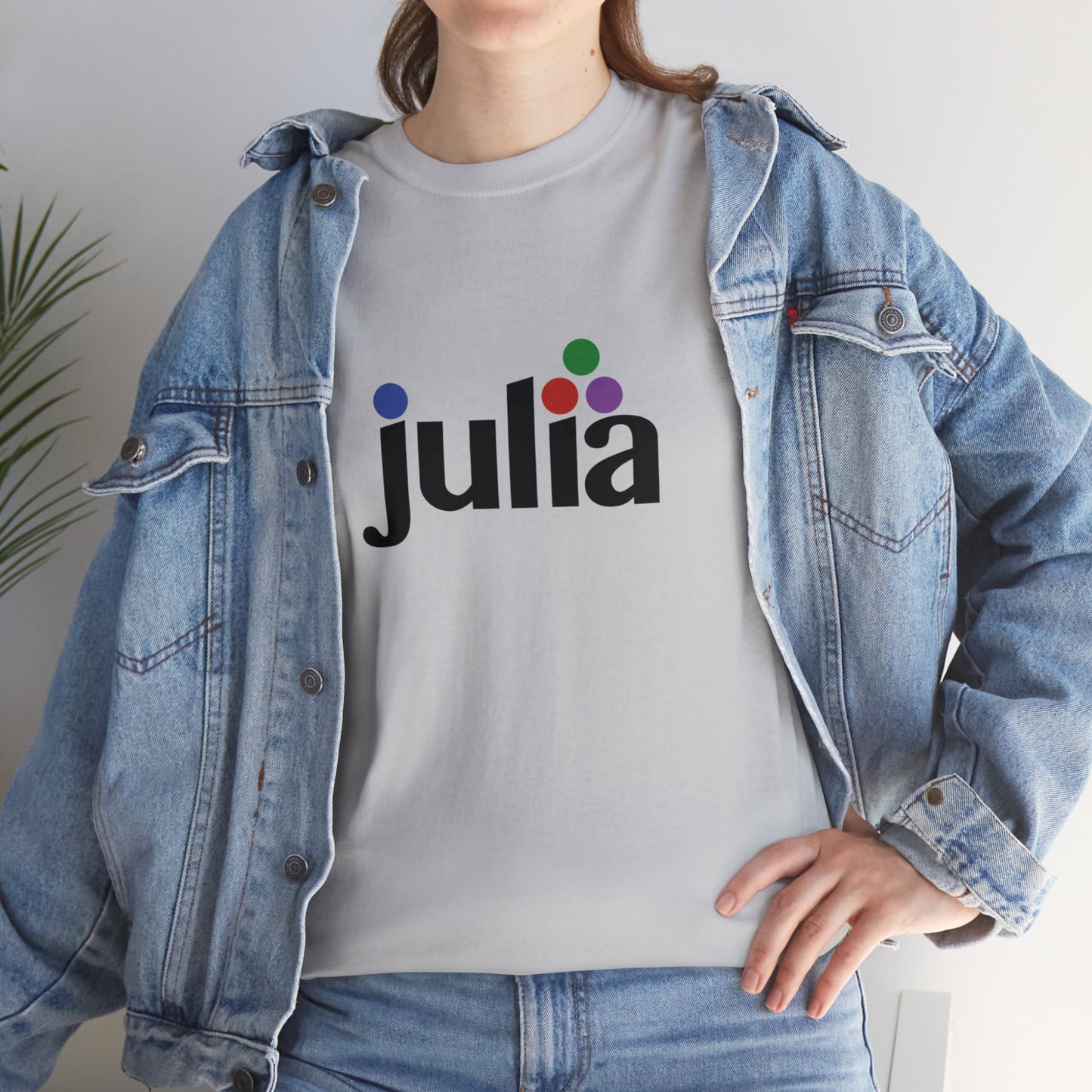 light_teeshirt("julia")