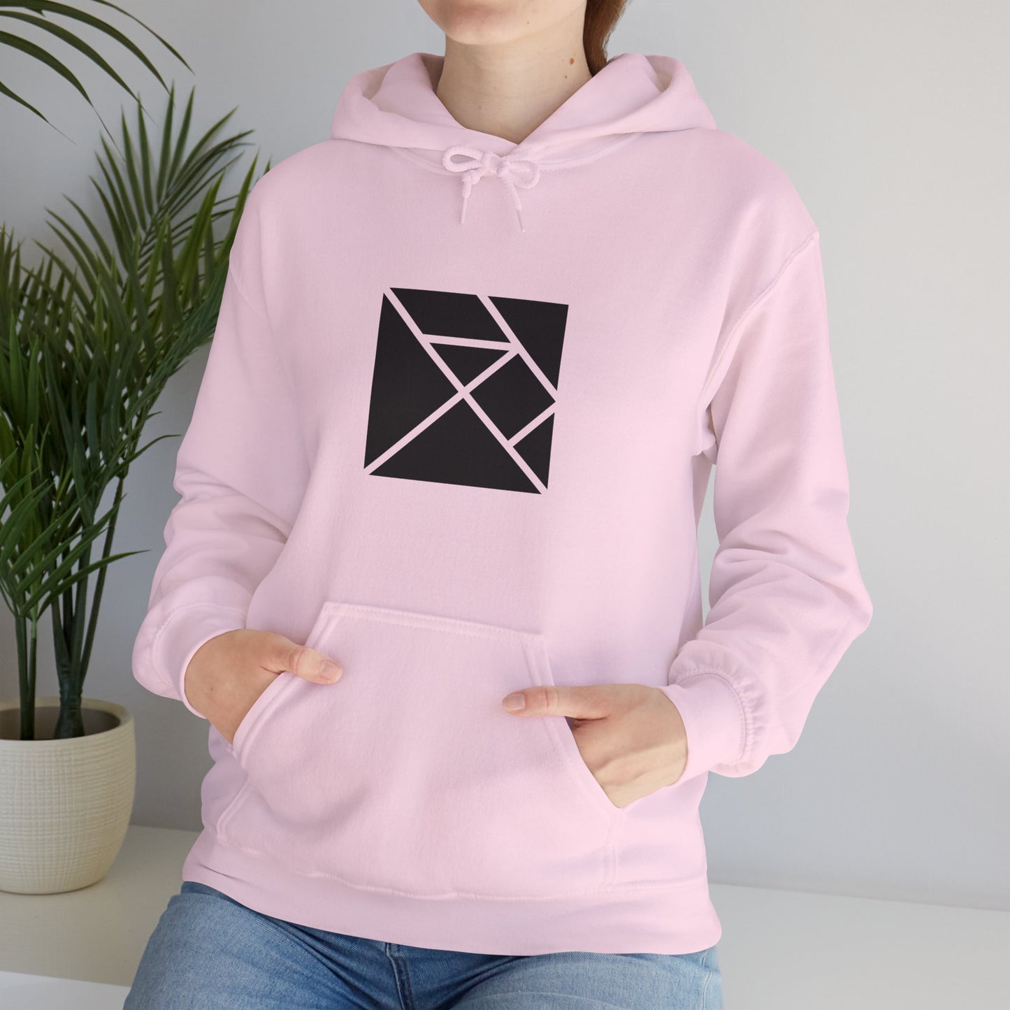 light_hoodie("elm", "#000")
