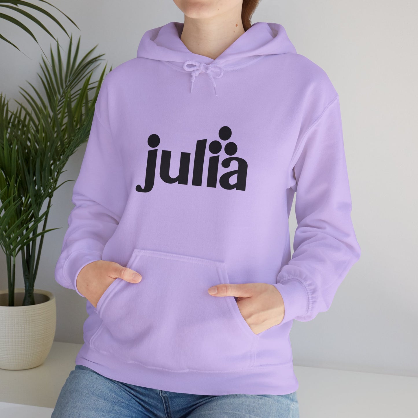 light_hoodie("julia", "#000")