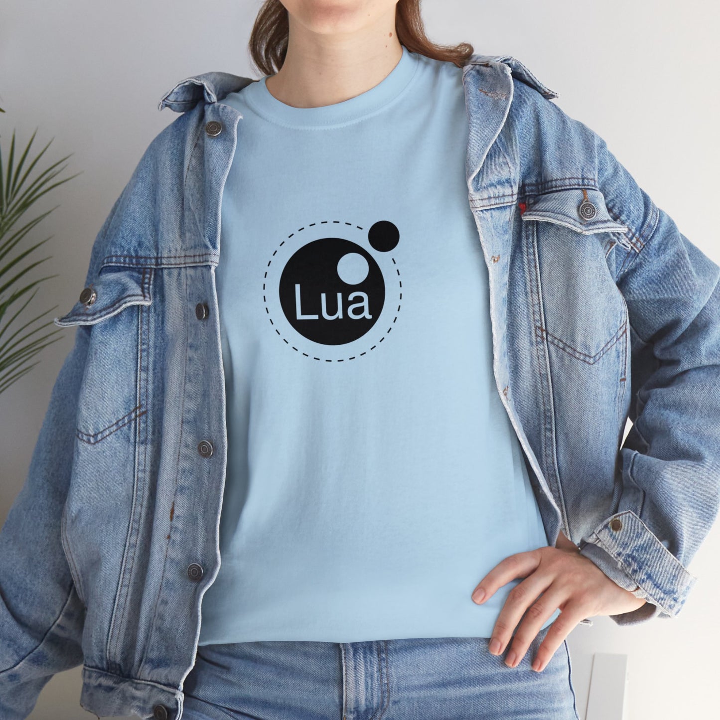 light_teeshirt("lua", "#000")