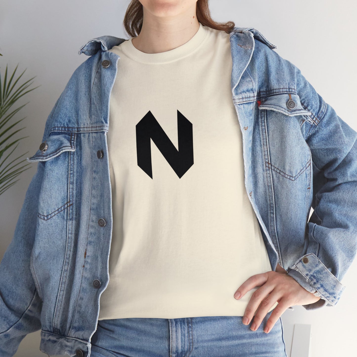 light_teeshirt("neovim", "#000")
