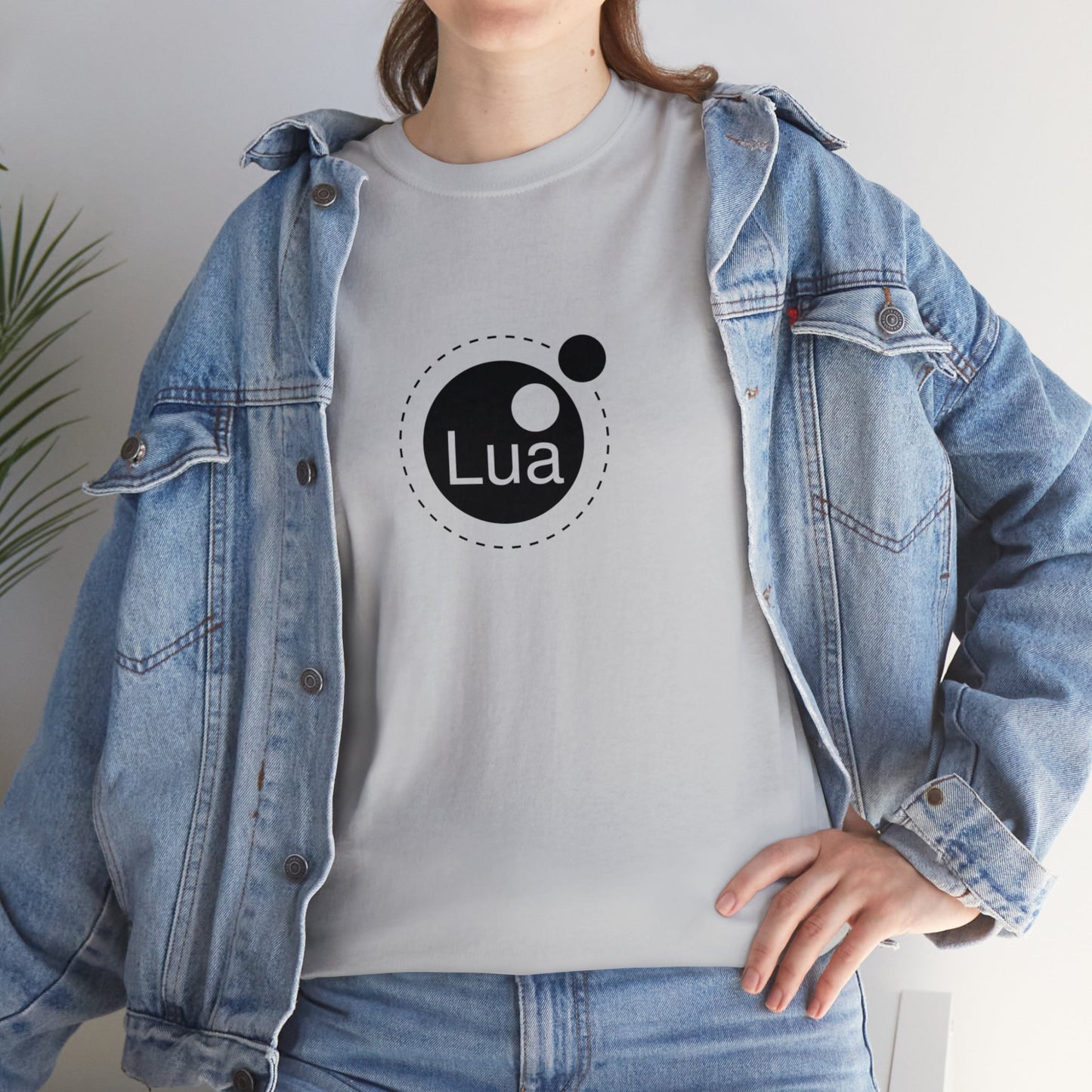 light_teeshirt("lua", "#000")