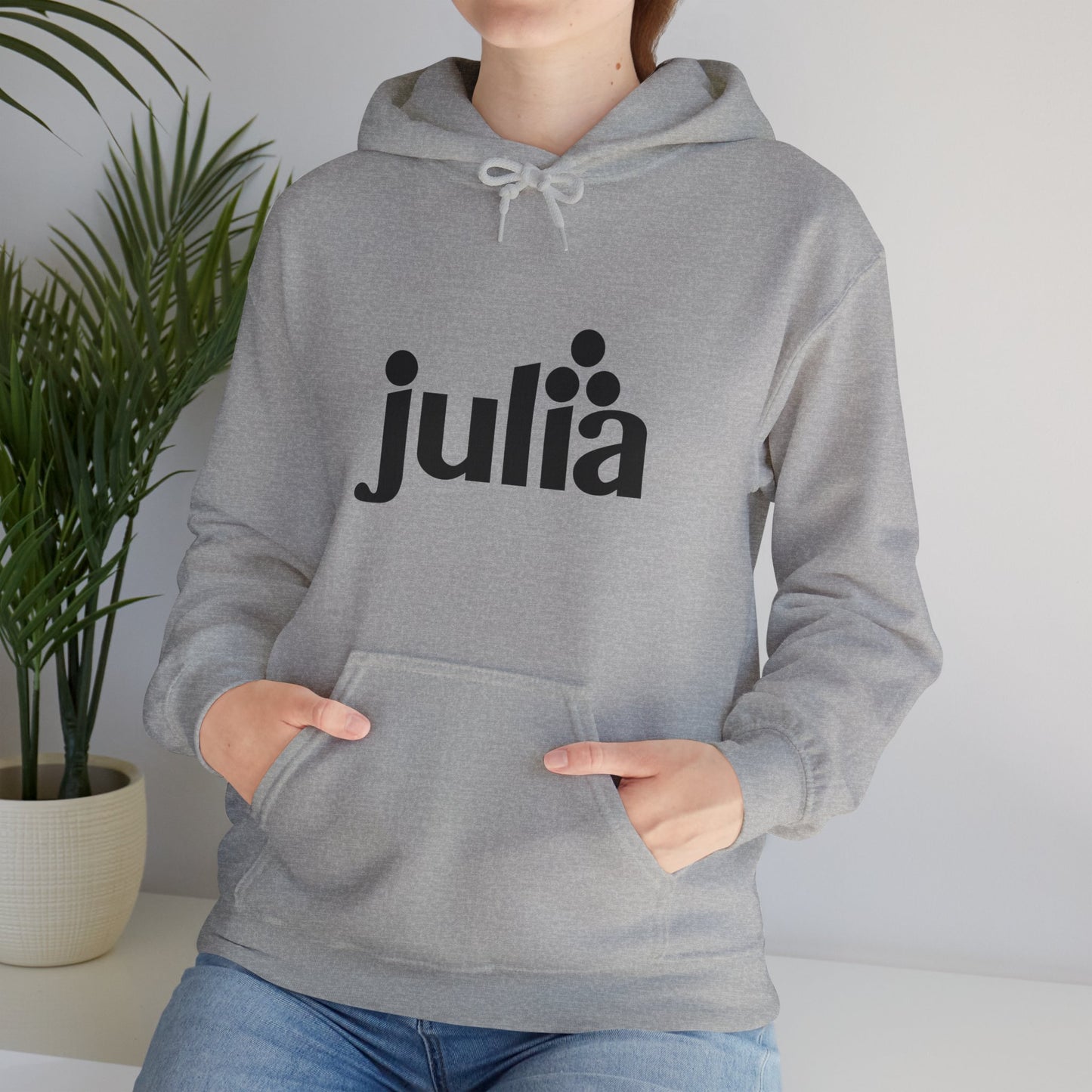 light_hoodie("julia", "#000")