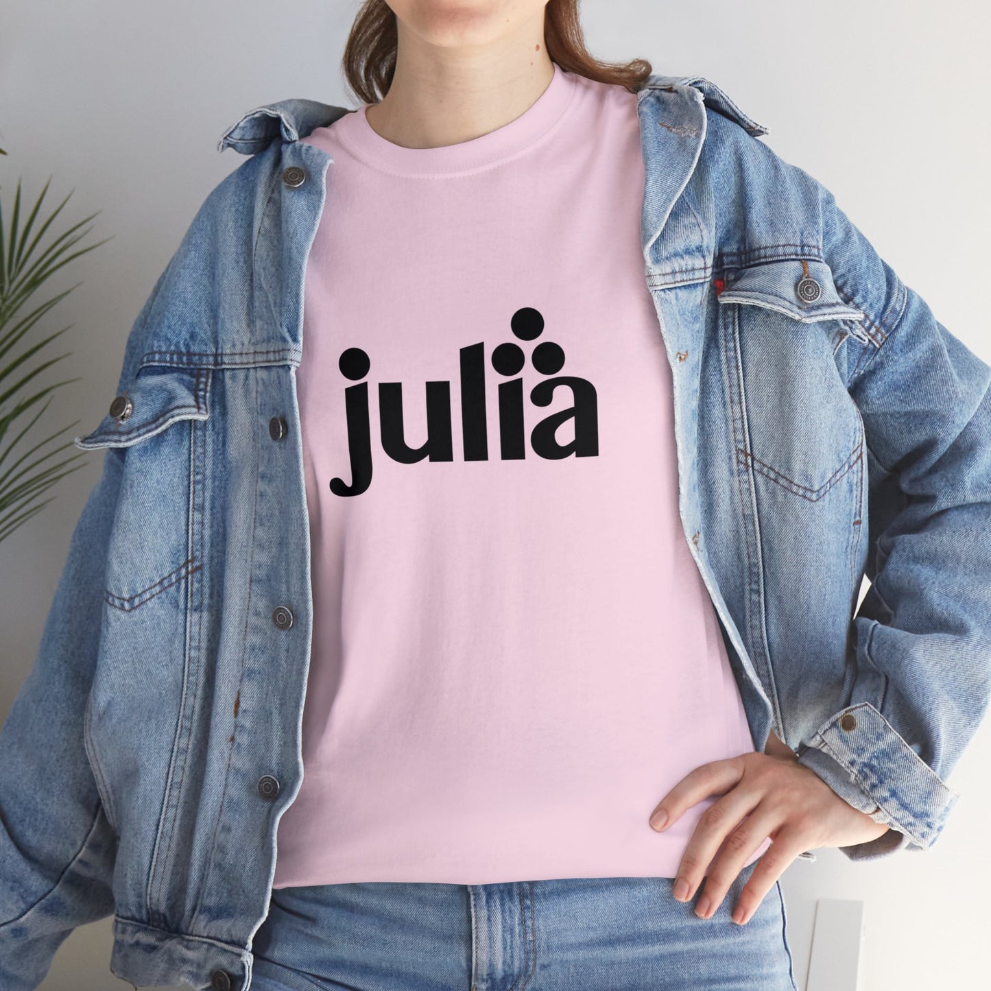 light_teeshirt("julia")
