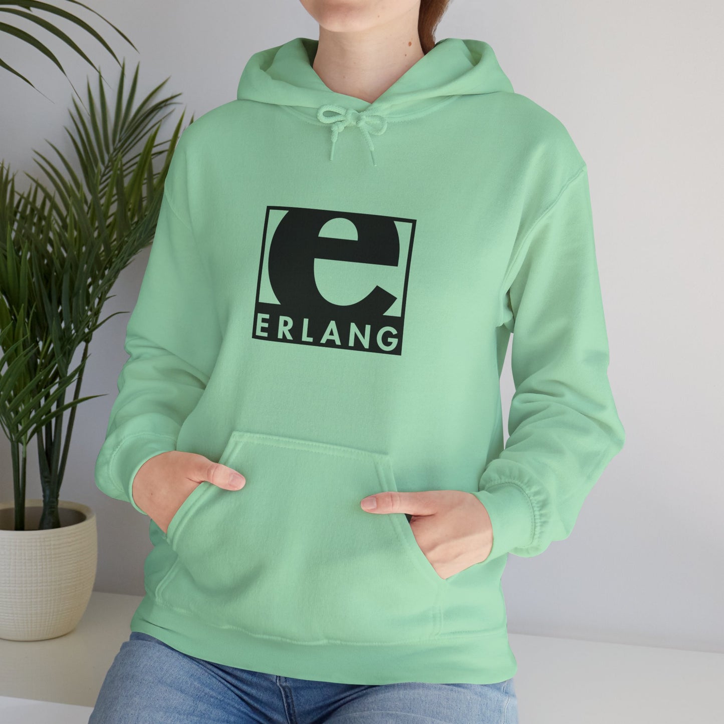light_hoodie("erlang", "#000")