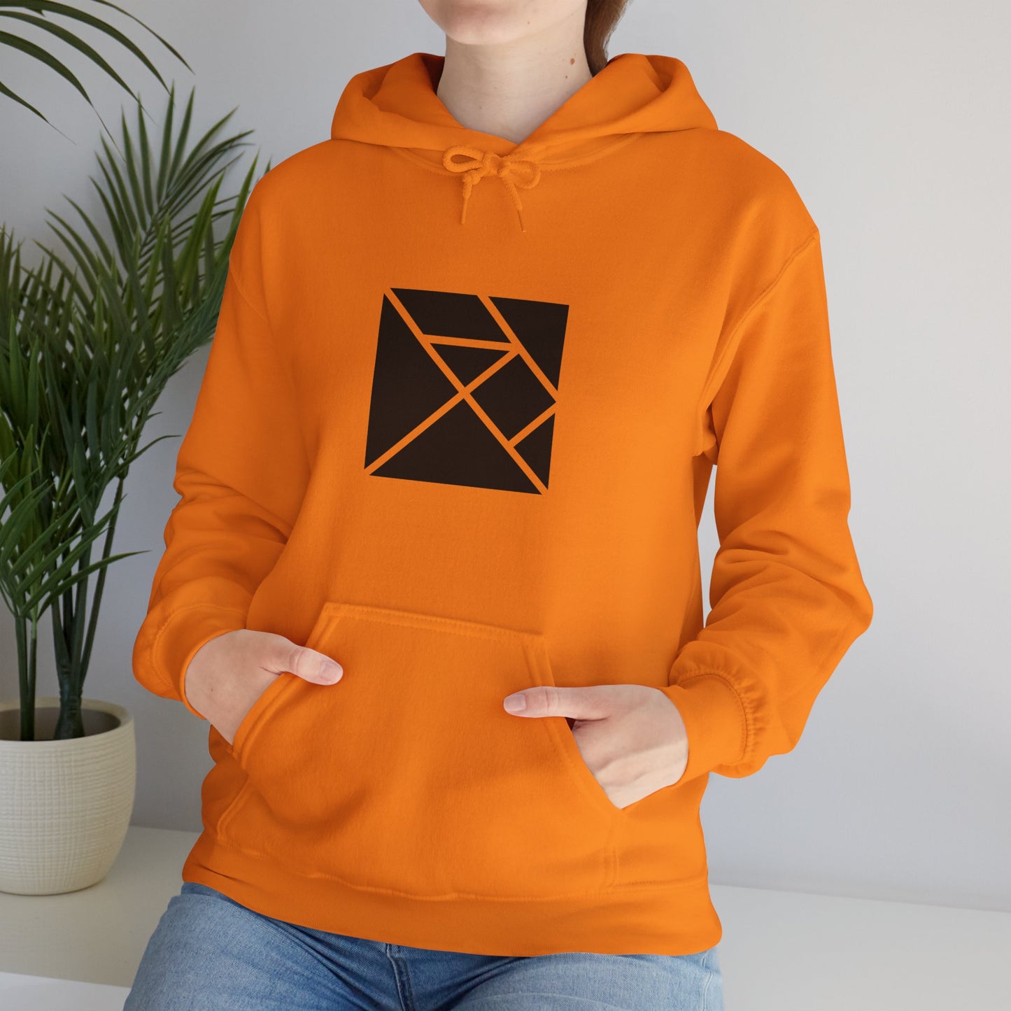 light_hoodie("elm", "#000")