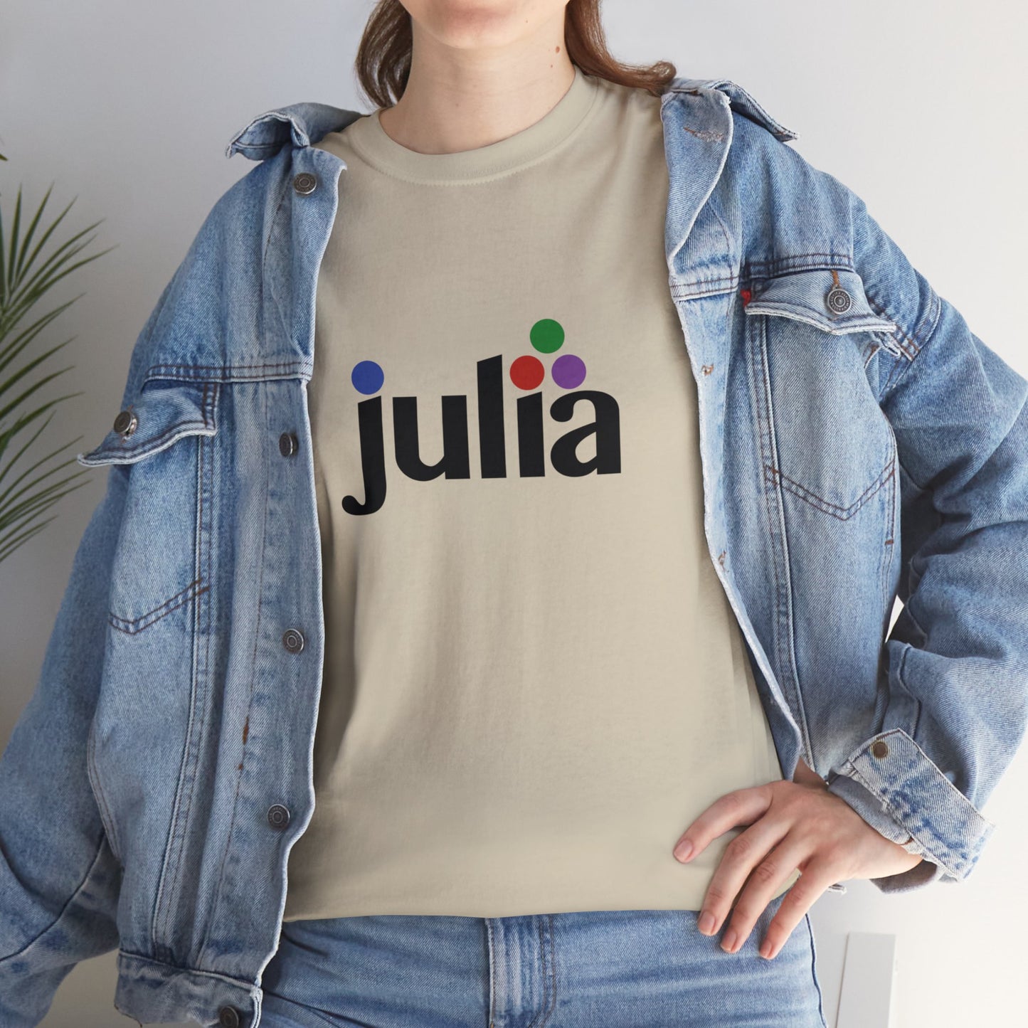 light_teeshirt("julia")