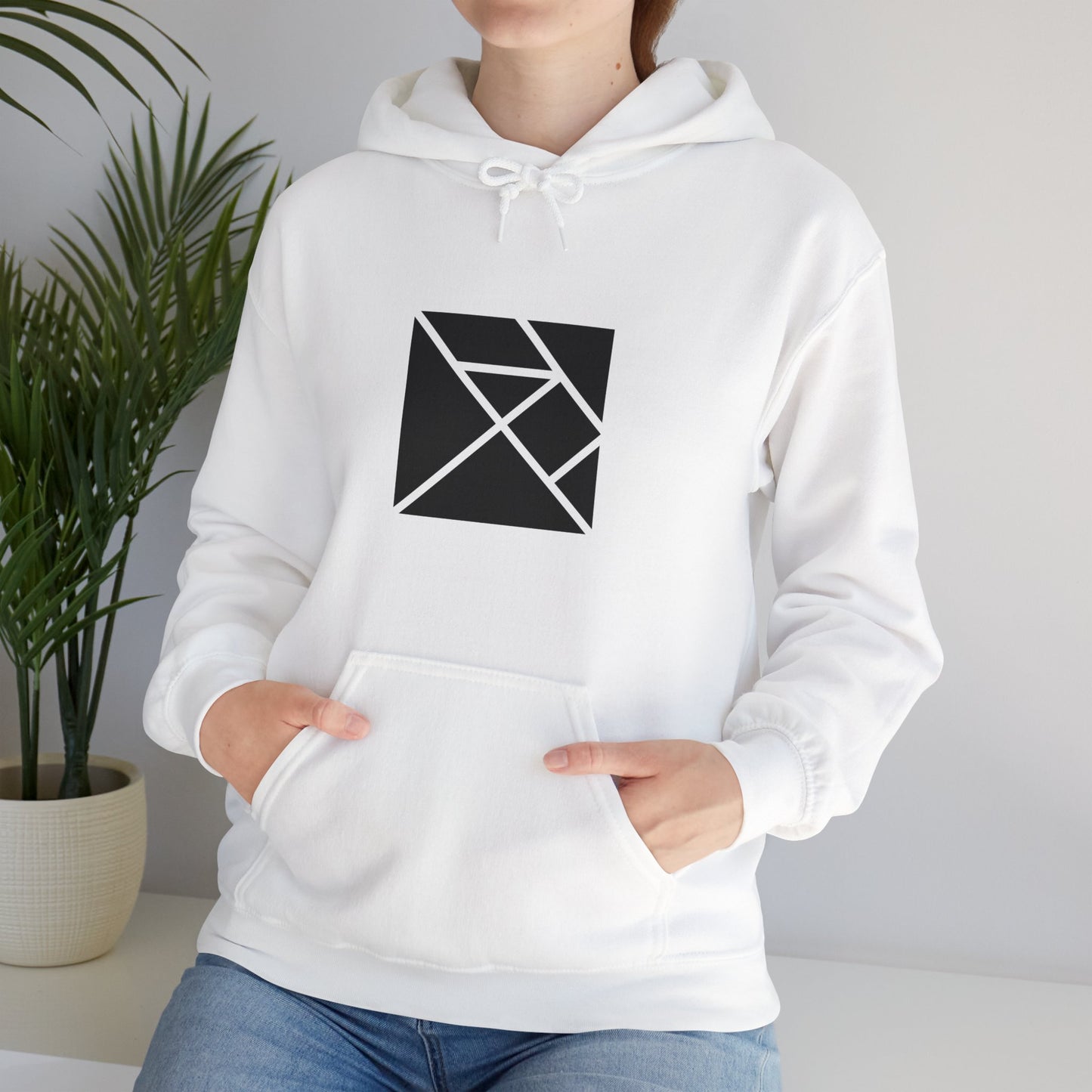 light_hoodie("elm", "#000")