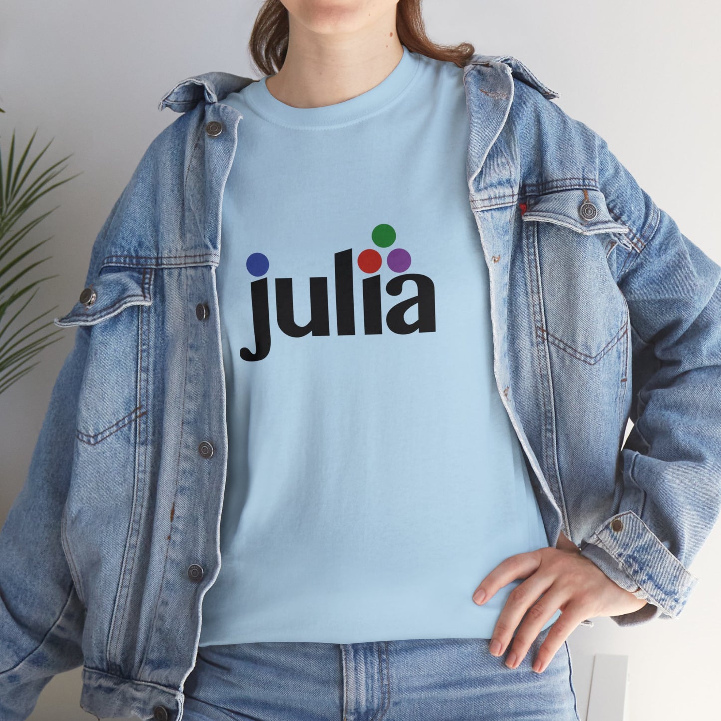 light_teeshirt("julia")