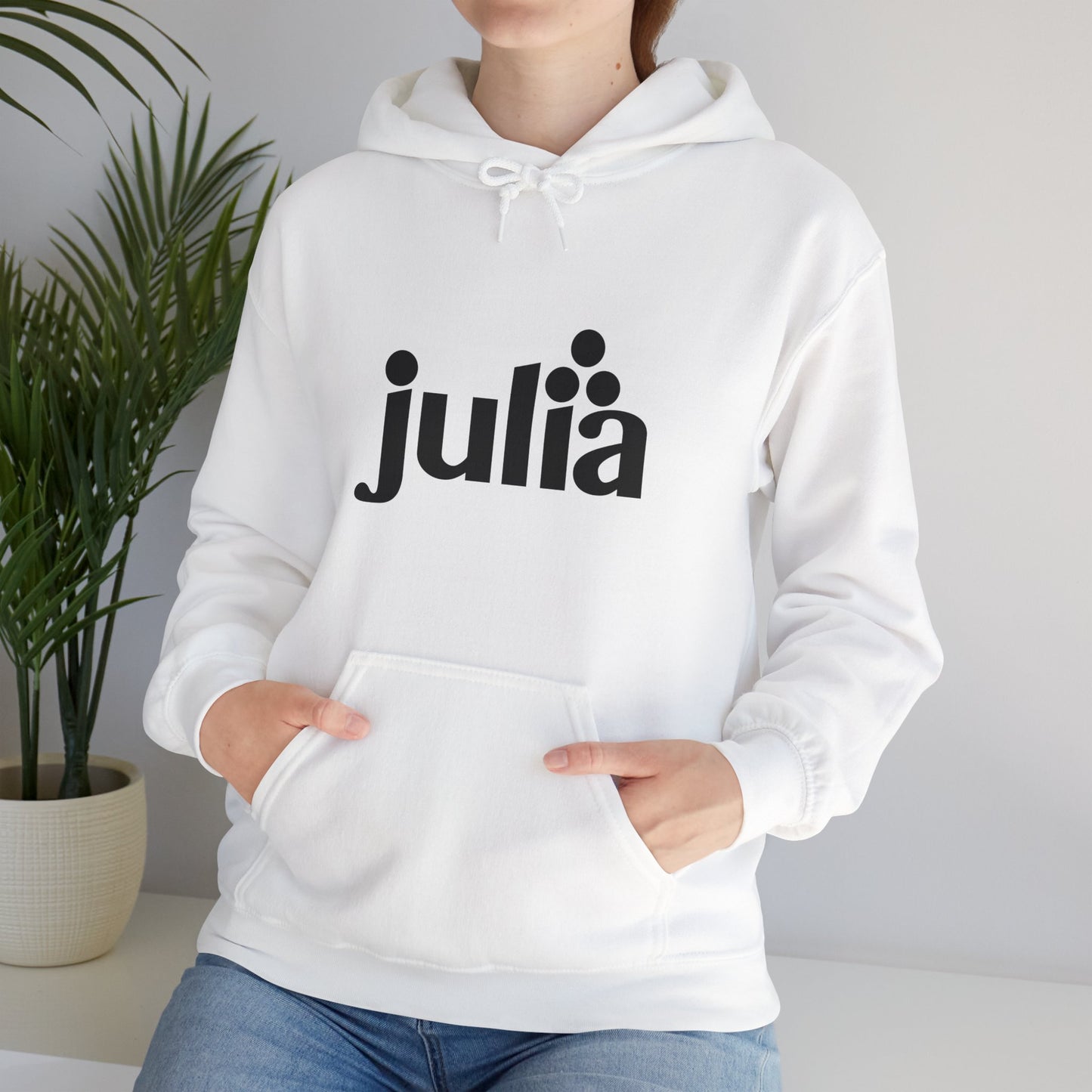 light_hoodie("julia", "#000")
