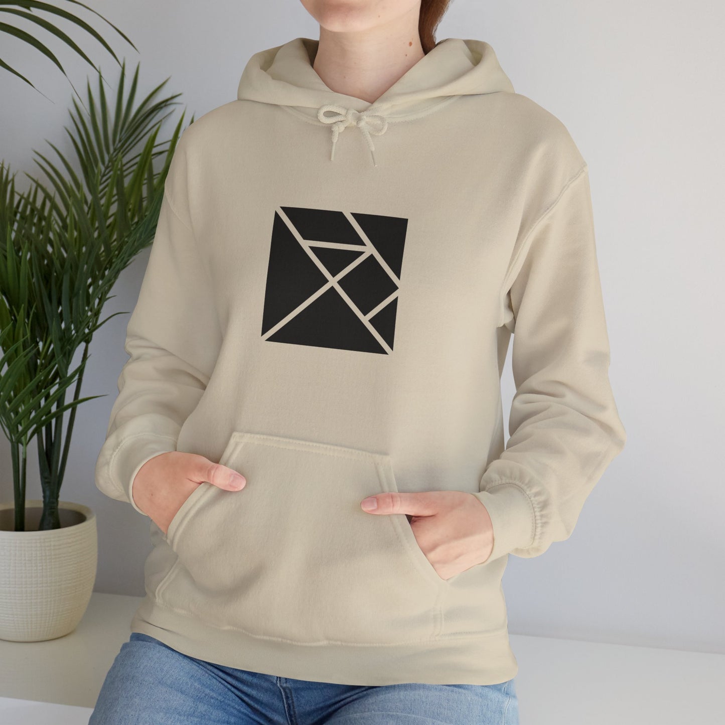 light_hoodie("elm", "#000")