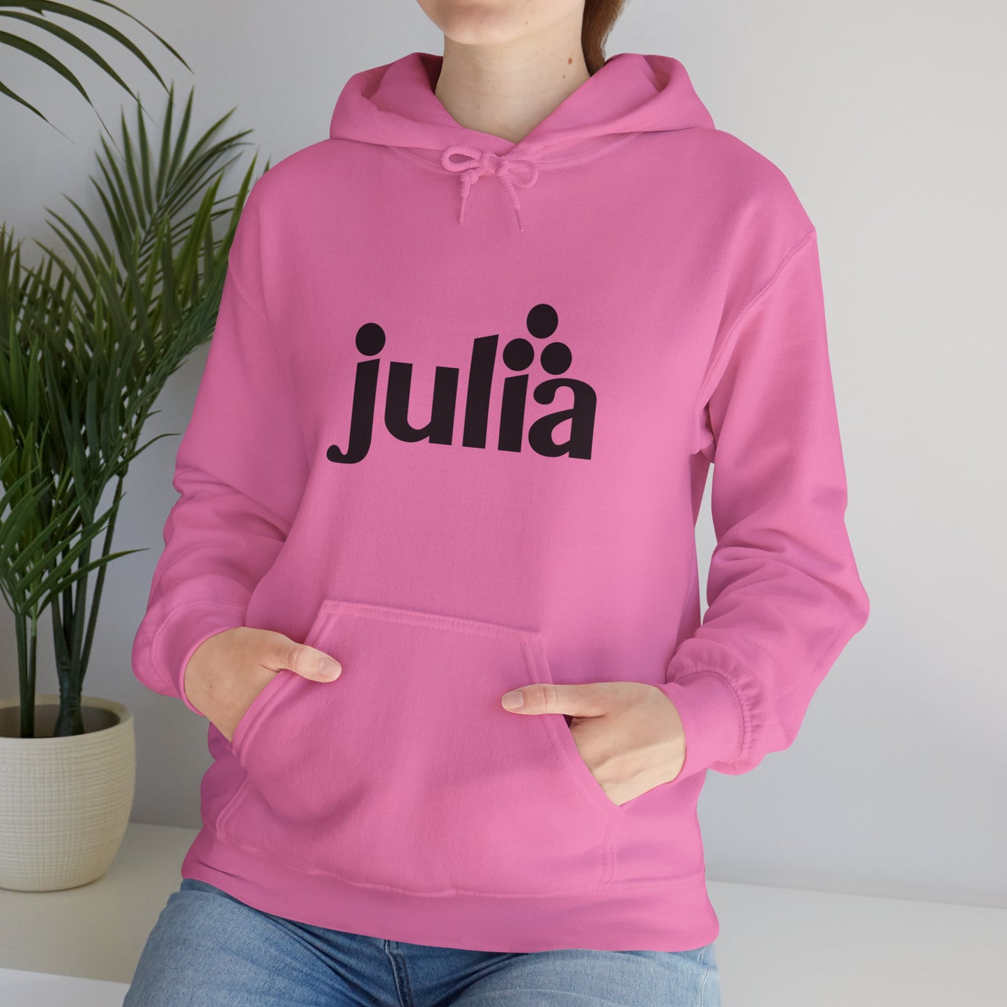 light_hoodie("julia", "#000")