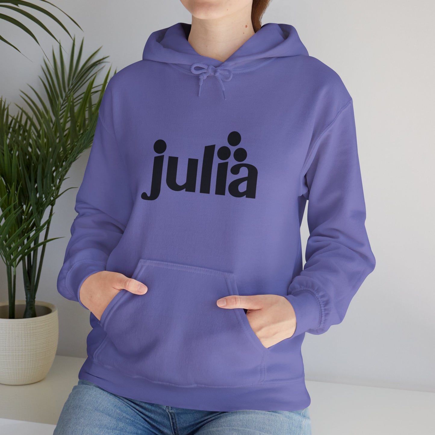 light_hoodie("julia", "#000")