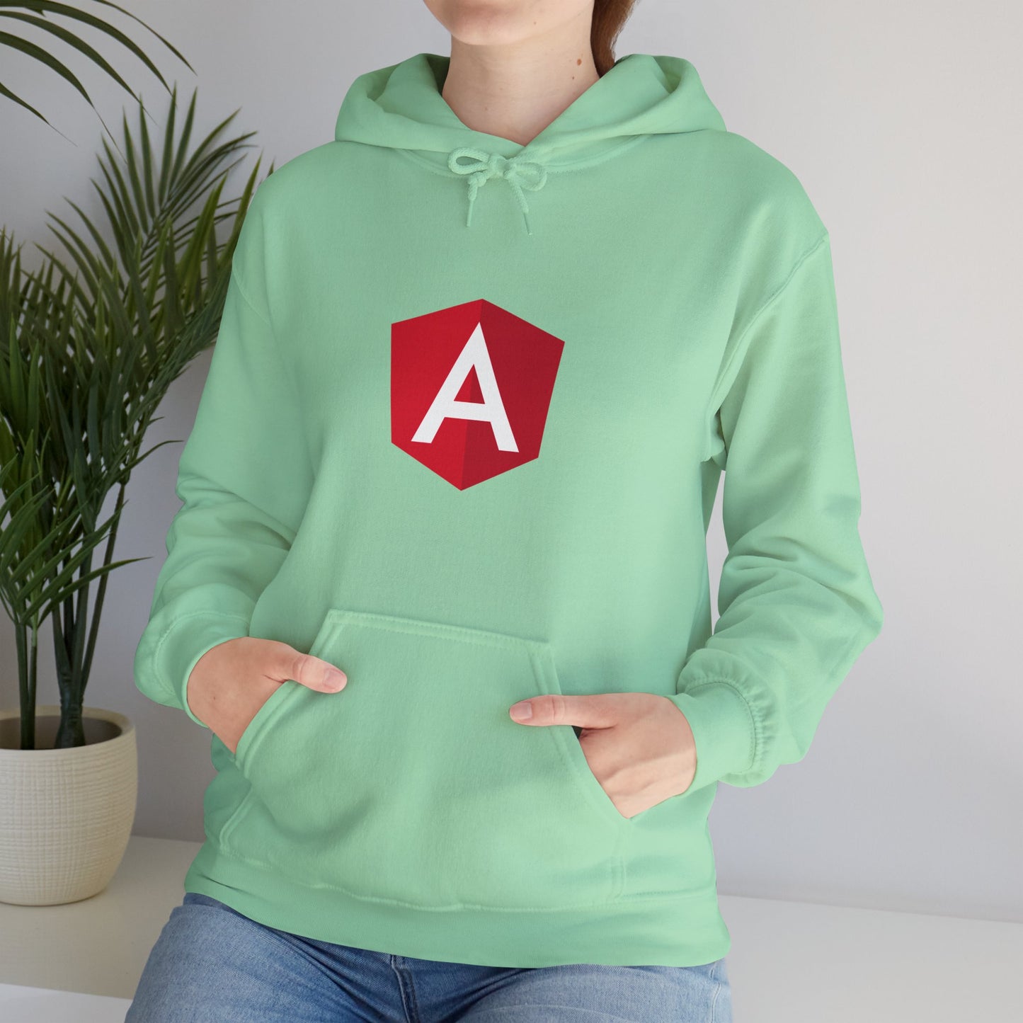 light_hoodie("angular", "#000")