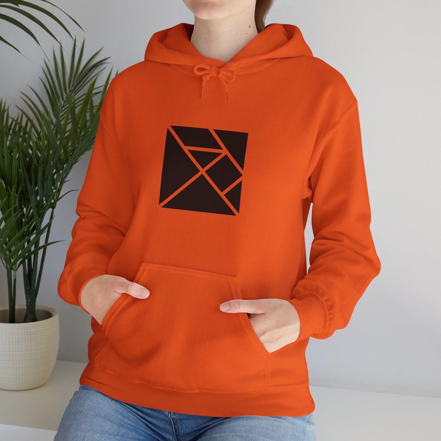 light_hoodie("elm", "#000")