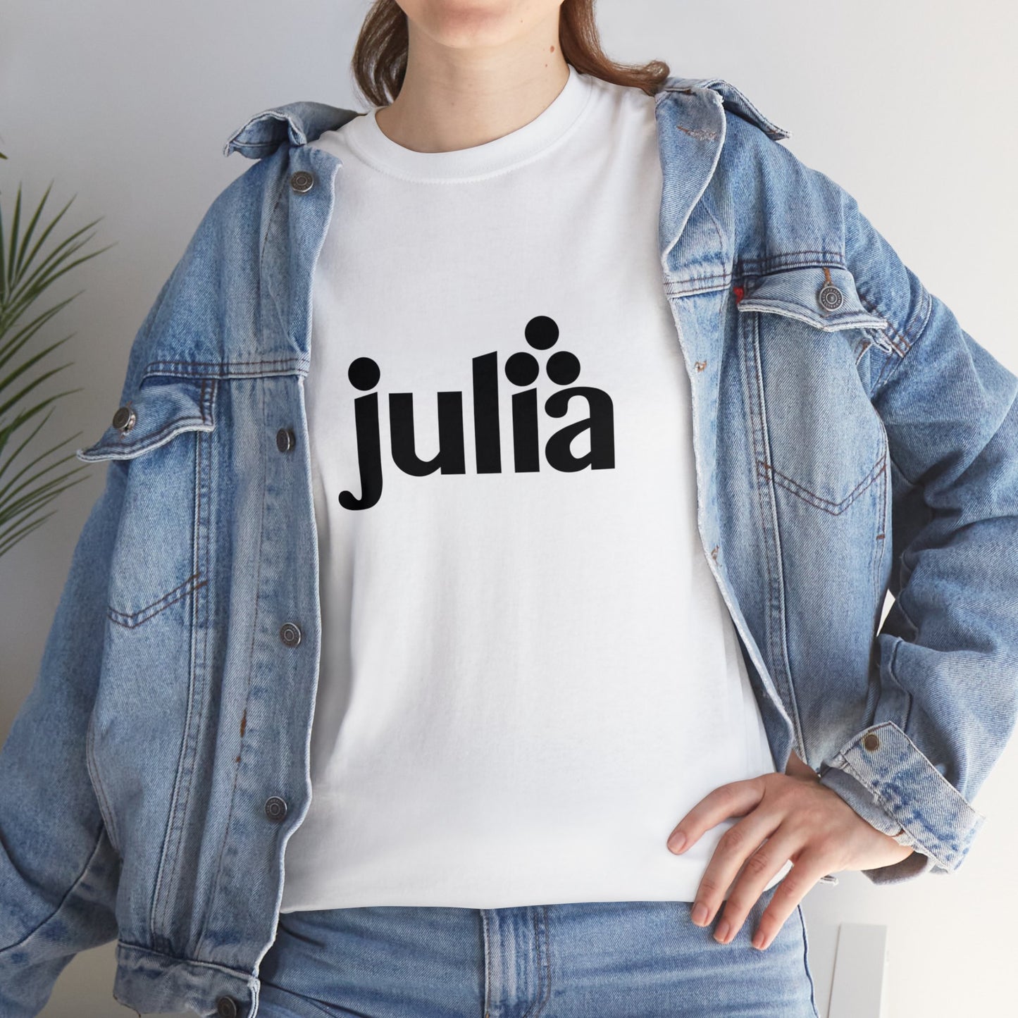 light_teeshirt("julia")