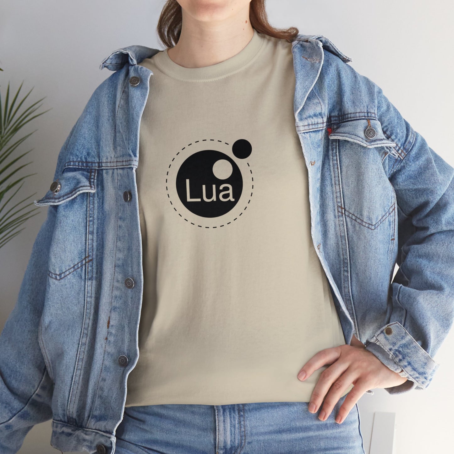 light_teeshirt("lua", "#000")