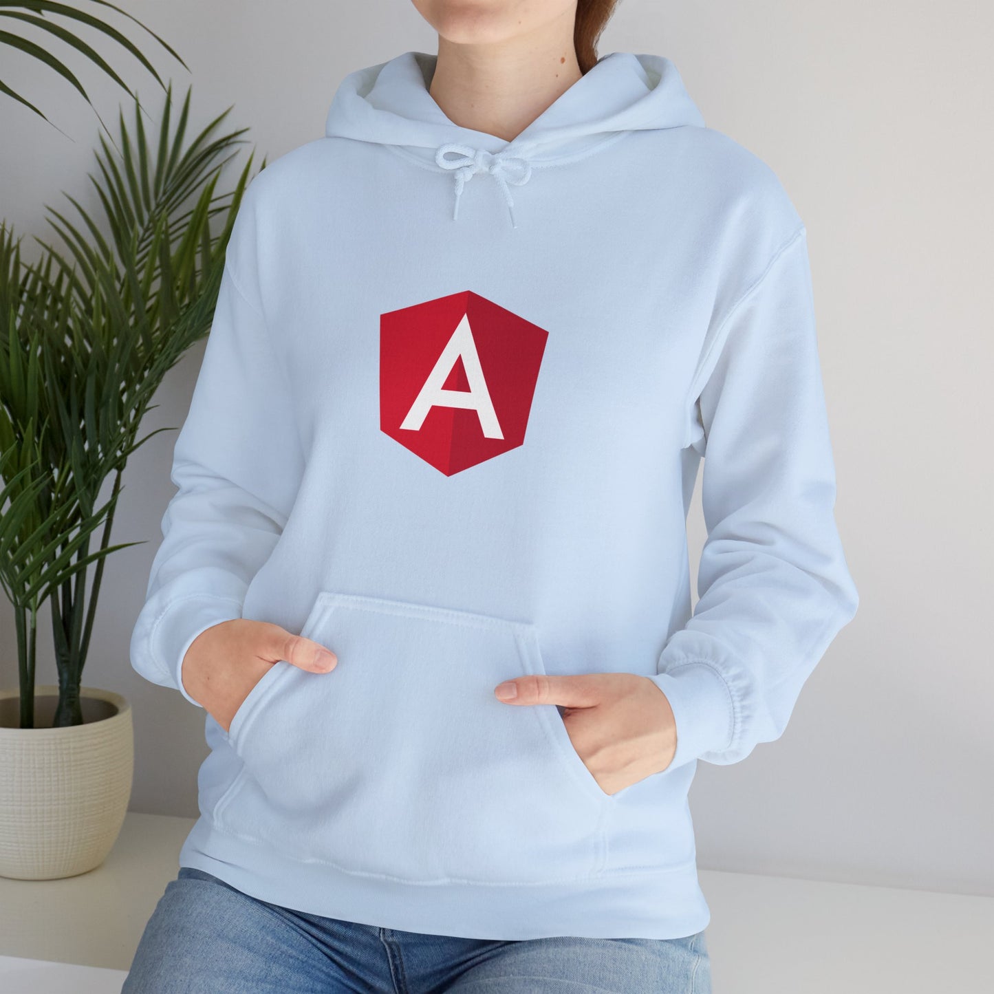 light_hoodie("angular", "#000")